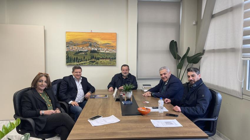 Ο Πρόεδρος του Επιμελητηρίου Ηρακλείου στον Δήμαρχο Μινώα Πεδιάδας