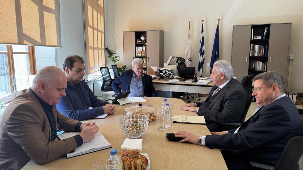Ο Πρόεδρος του Επιμελητηρίου Ηρακλείου στον Δήμαρχο Ηρακλείου